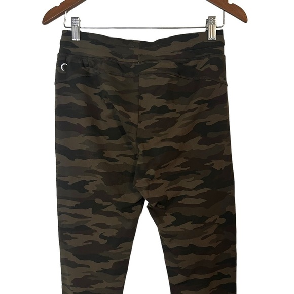 Zyia Active Unwind Camo Joggers- Size XS - Picture 10 of 15